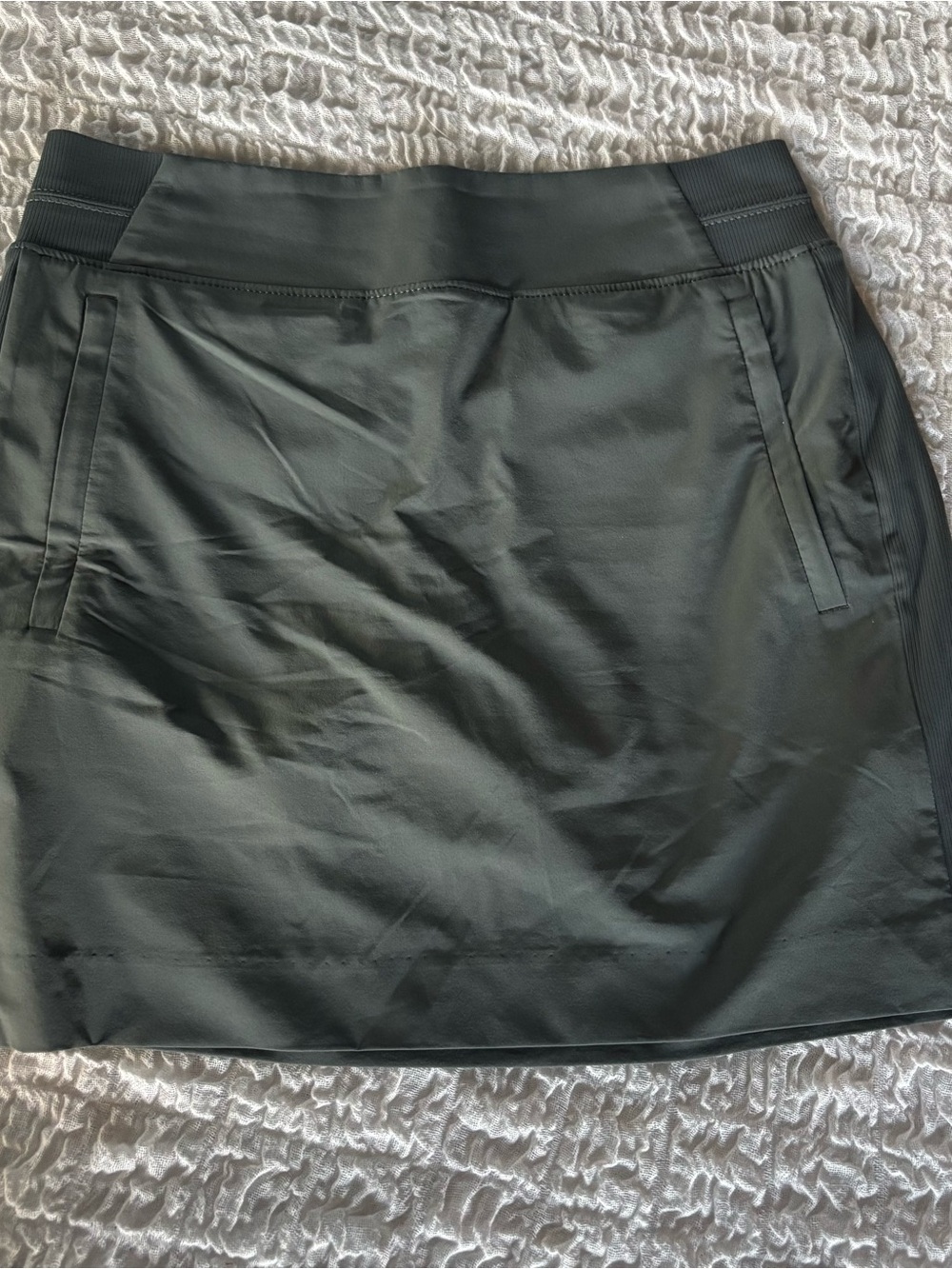 Athleta Brooklyn gray green skort size 4